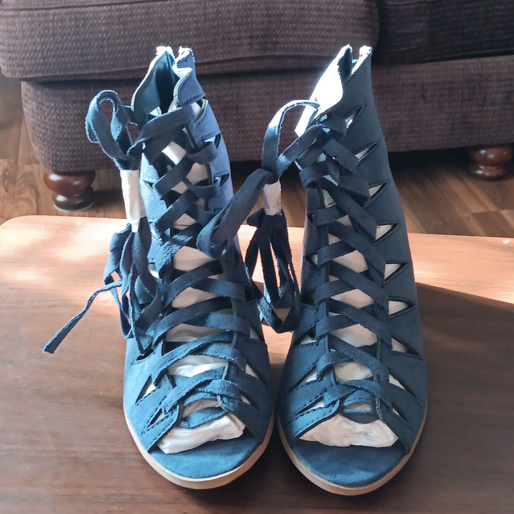 Women's Peep Toe Lace Up Heels (New)